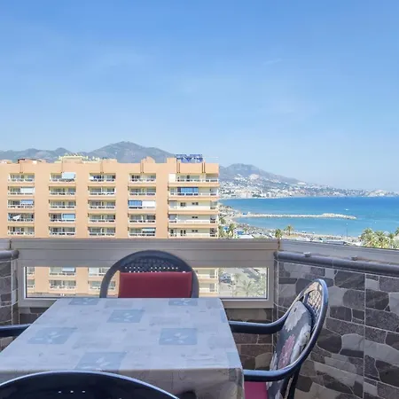 Stunning Marina View Apartment *